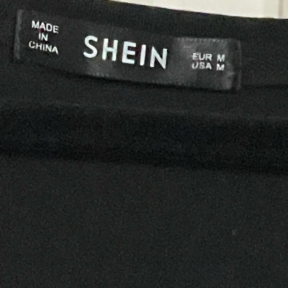 ruched crop top - Picture 2 of 2